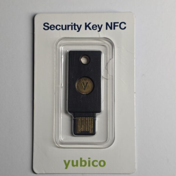 6ce412678dd67c360f0f4b770b97dfb8-2-scaled-2-1 Yubico Security Key NFC Klucz Bezpieczeństwa USB-A NFC FIDO2 U2F
